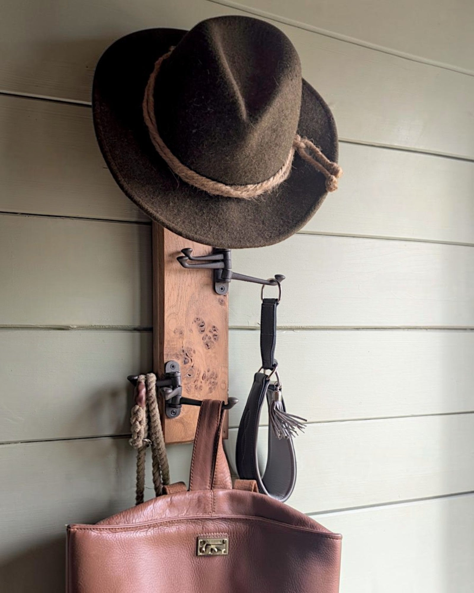 Vertical Pippy Oak Coat Rack