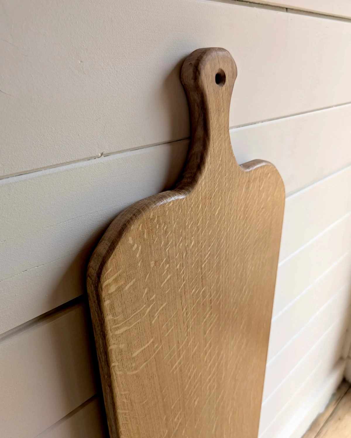 Tiger Oak Long Serving Board – Handcrafted Solid Oak Serving & Charcuterie Board