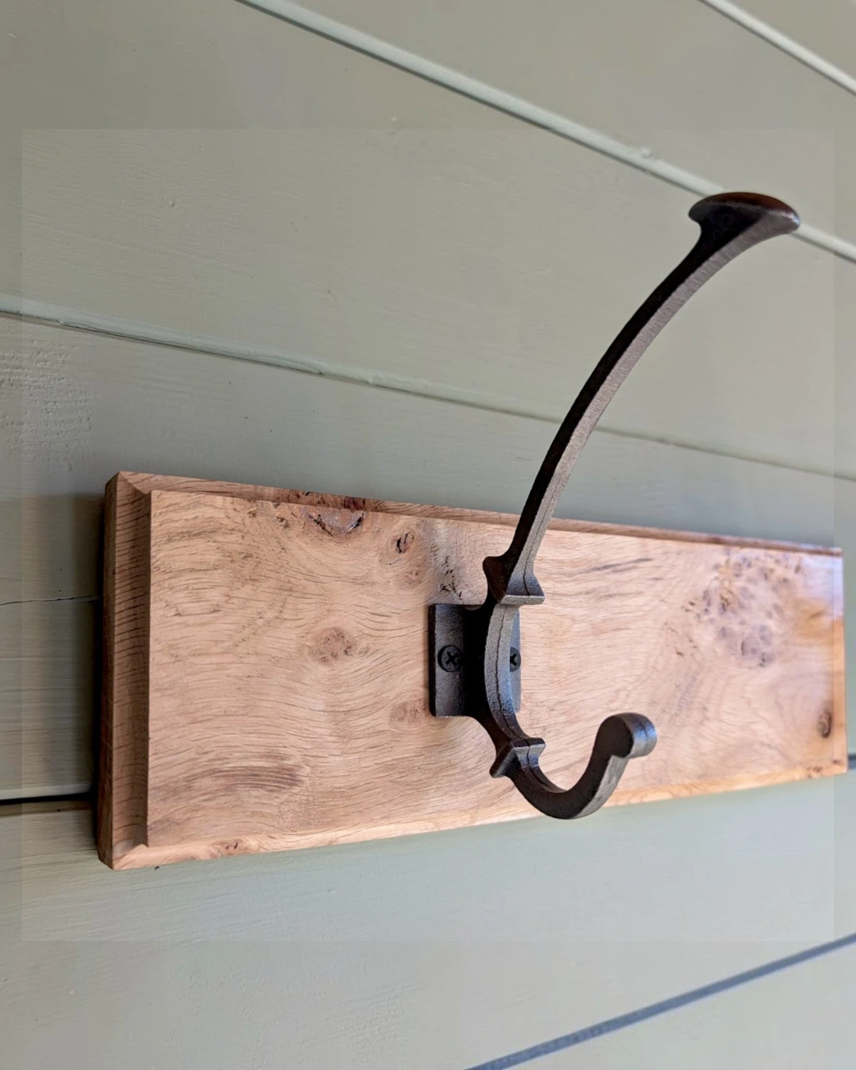 Straight Edge Pippy Oak Coat Rack