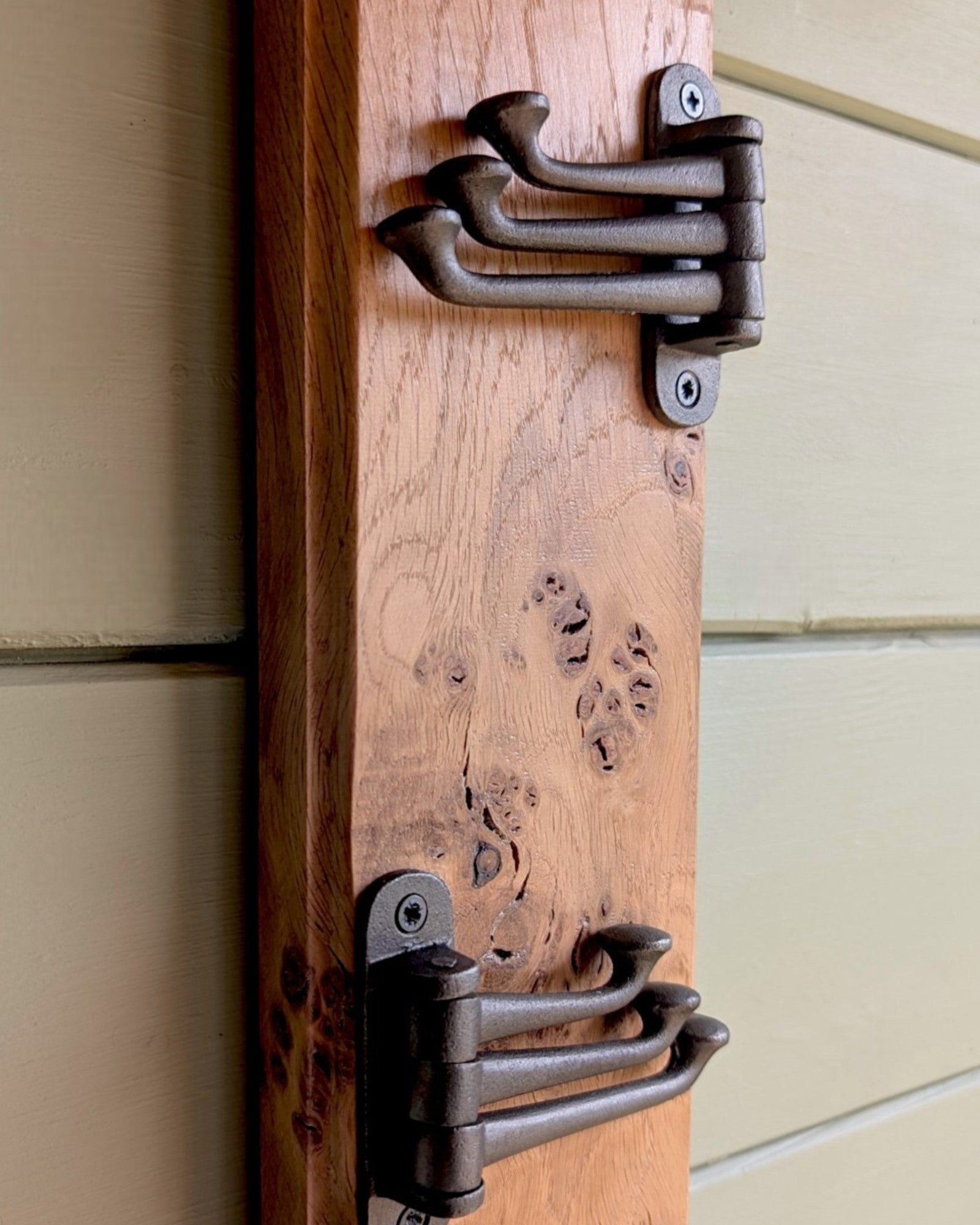 Vertical Pippy Oak Coat Rack