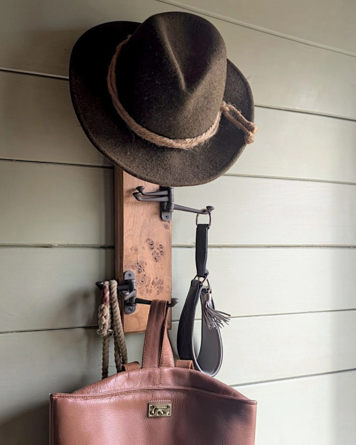 Vertical Pippy Oak Coat Rack