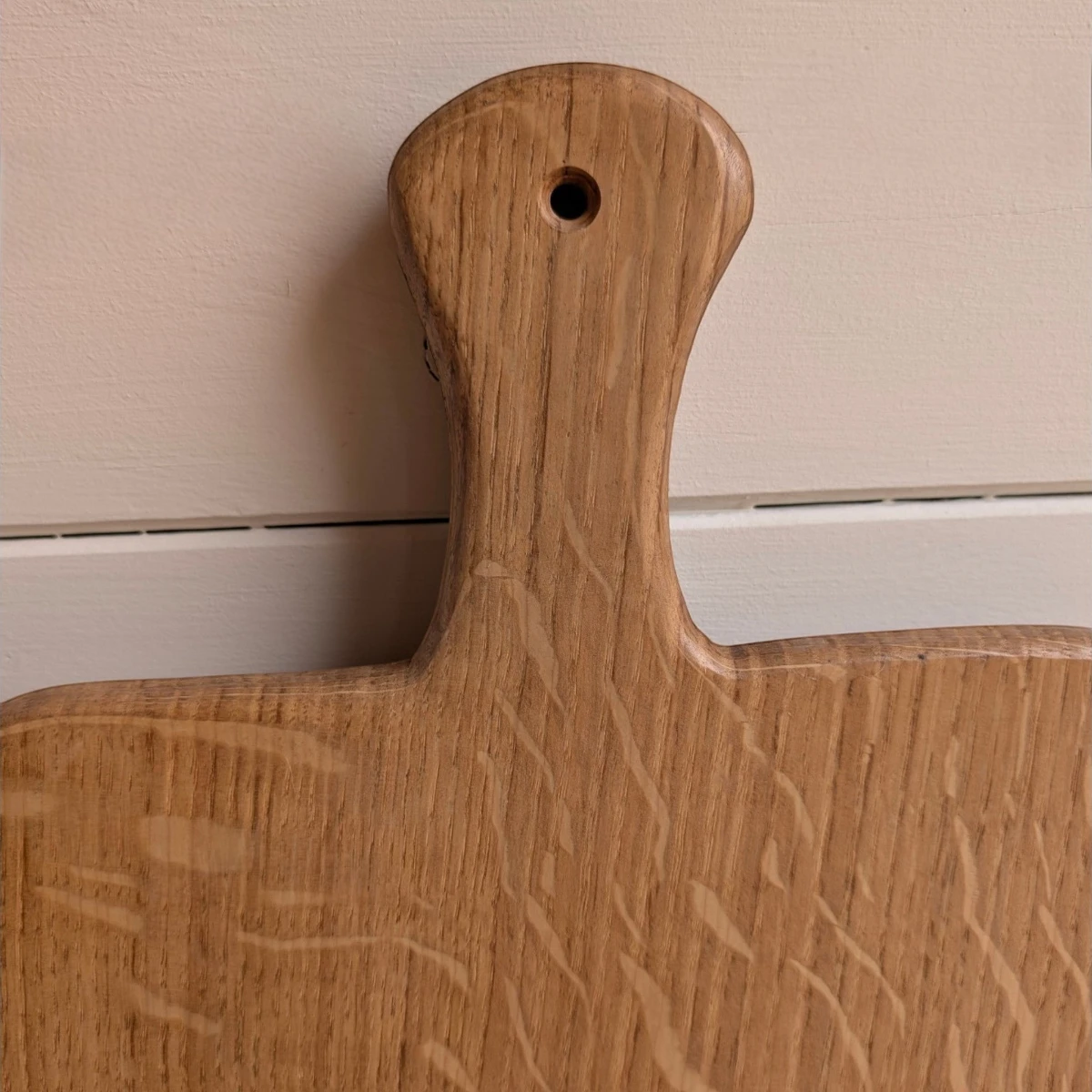 Tiger Oak Square Serving Board – Handcrafted Solid Oak Serving & Charcuterie Board