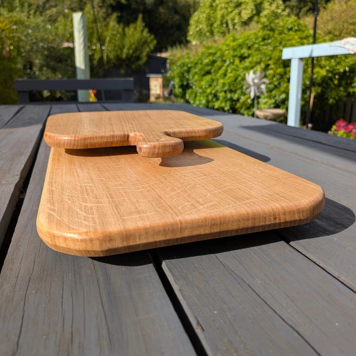 Tiger Oak Square Serving Board – Handcrafted Solid Oak Serving & Charcuterie Board